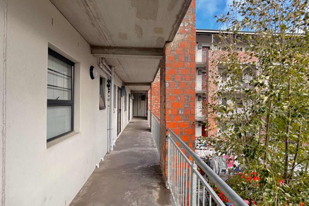 Investment Opportunity | Secure 2-Bedroom Apartment Near UWC & CPUT - Photo 5