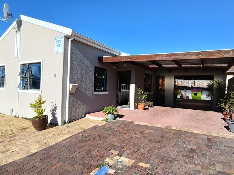 Charming 3-Bedroom Family Home in Bernadino Heights - Photo 3