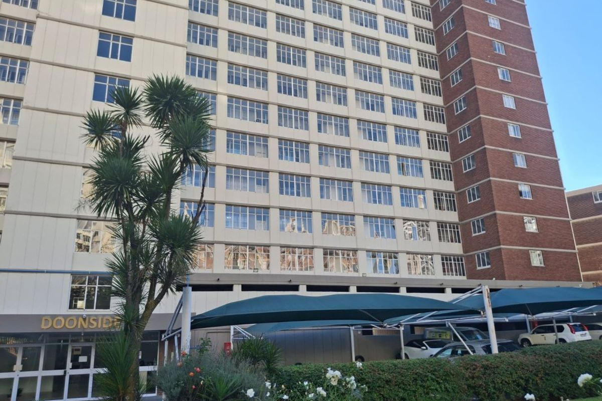 SPACIOUS 1-BEDROOM APARTMENT WITH VERSATILE ENCLOSED BALCONY! - Photo 2