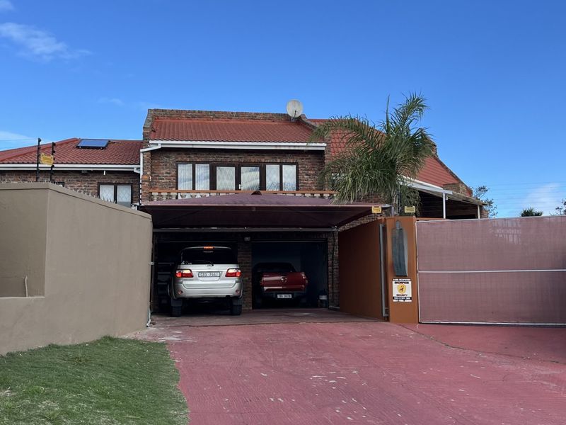 The Perfect Multi-Generational Home Opportunity in a Quiet Cul-de-Sac in Heiderand - Photo 1