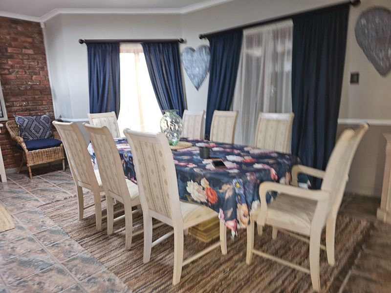 The Perfect Multi-Generational Home Opportunity in a Quiet Cul-de-Sac in Heiderand - Photo 5