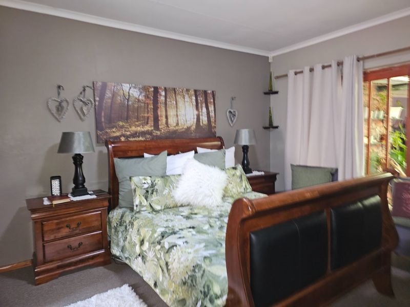 The Perfect Multi-Generational Home Opportunity in a Quiet Cul-de-Sac in Heiderand - Photo 8