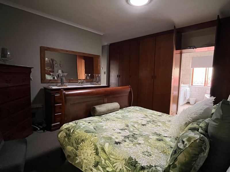 The Perfect Multi-Generational Home Opportunity in a Quiet Cul-de-Sac in Heiderand - Photo 7