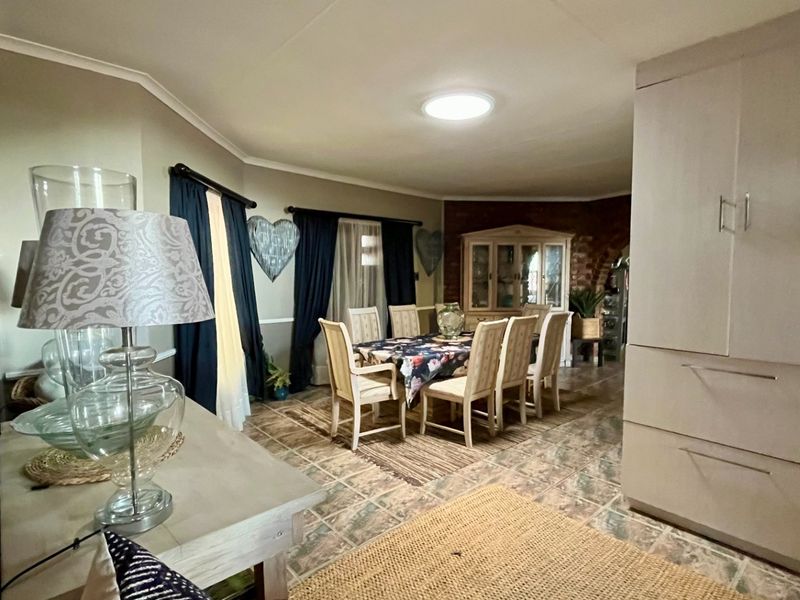 The Perfect Multi-Generational Home Opportunity in a Quiet Cul-de-Sac in Heiderand - Photo 6