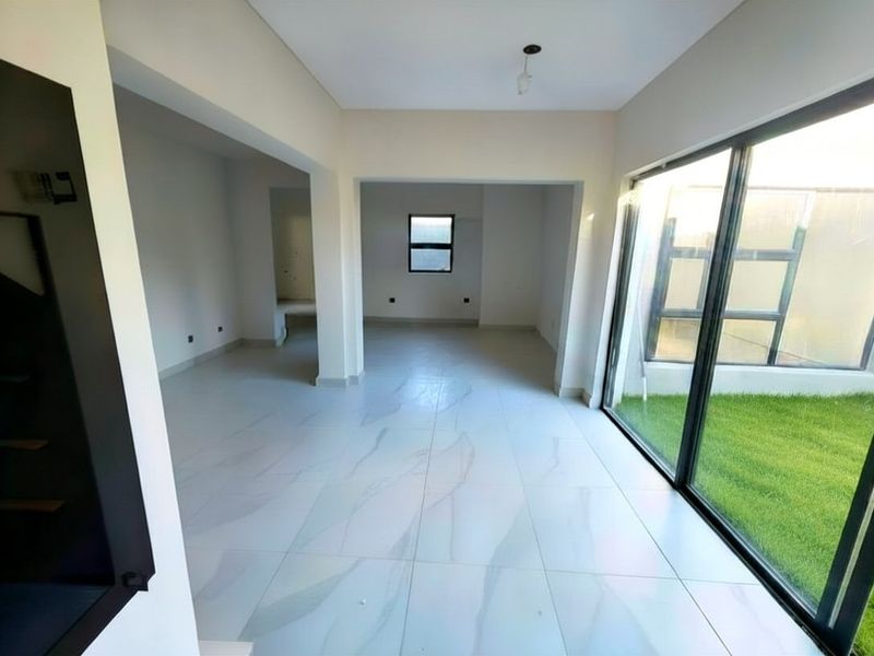 3 Bedroom House For Sale in Sandown - Photo 1