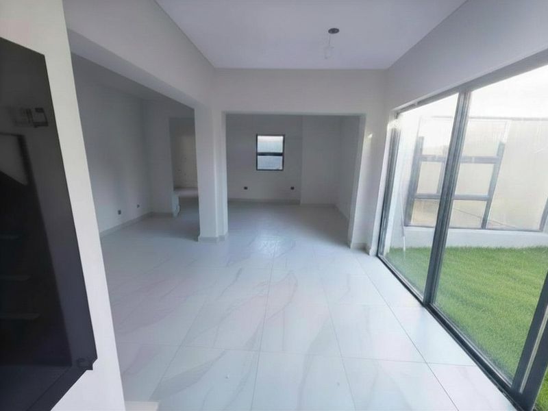 3 Bedroom House For Sale in Sandown - Photo 5