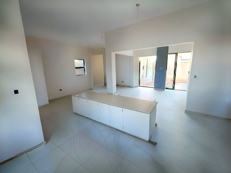 3 Bedroom House For Sale in Sandown - Photo 6
