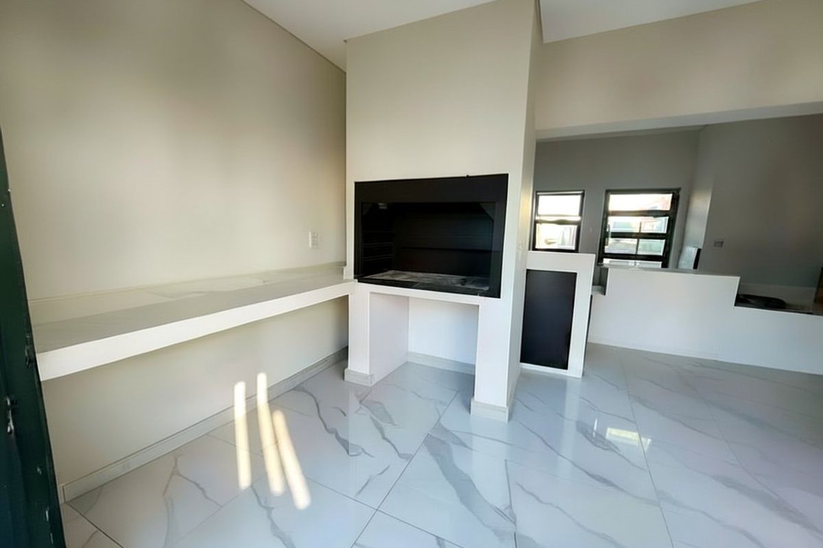 3 Bedroom House For Sale in Sandown - Photo 3