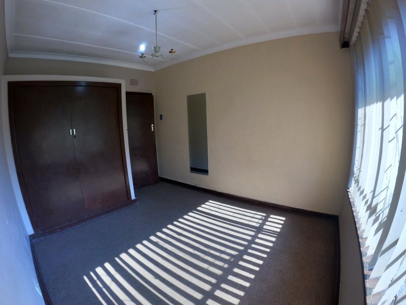 Exceptional Family Home with Granny Flat and Outstanding Entertainment Features - Photo 10