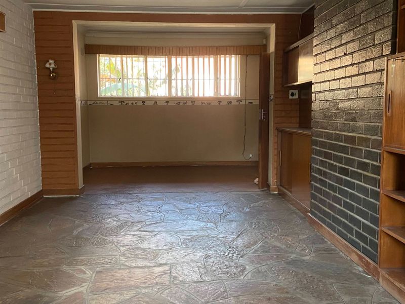 Exceptional Family Home with Granny Flat and Outstanding Entertainment Features - Photo 6