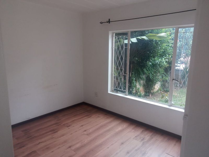 Stunning 2 bed 2 Bath Unit in Eden Glen  - Photo 9