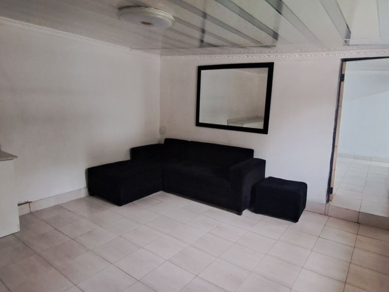 Charming Cottage to Rent in a Prime Location - Photo 3