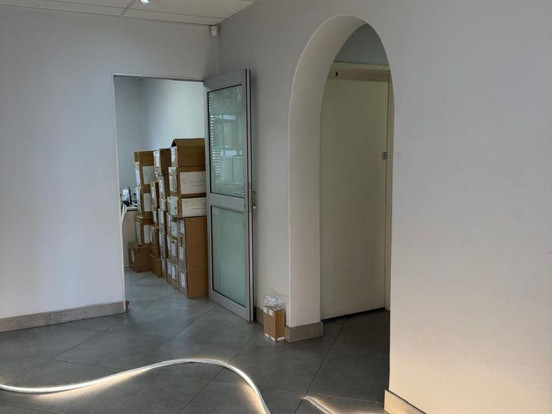 Prime 104m2 Office Suite for Sale in Secure Bedfordview Business Park - Photo 3