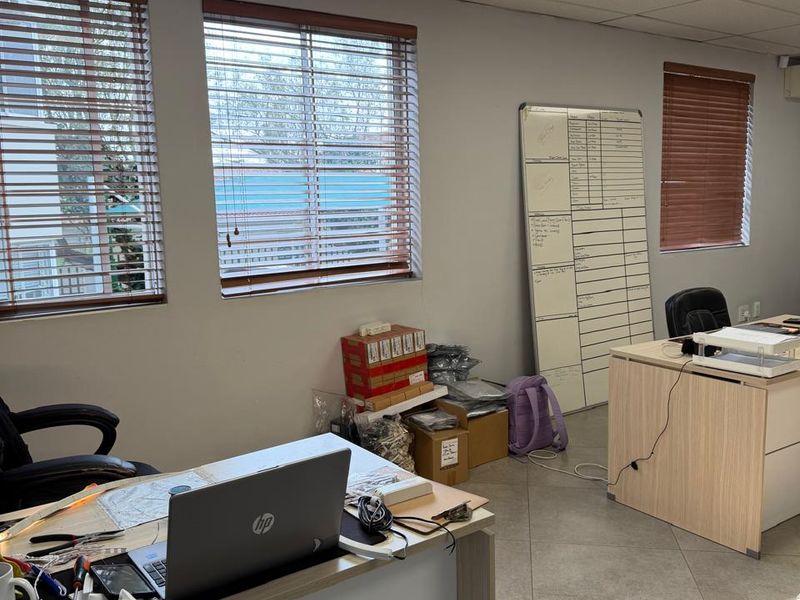 Prime 104m2 Office Suite for Sale in Secure Bedfordview Business Park - Photo 10