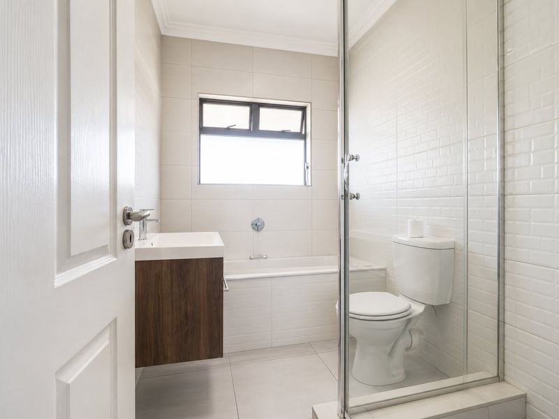 Newly Renovated 2 Bedroom Apartment To Rent in Karita Complex, Radiokop - Photo 10