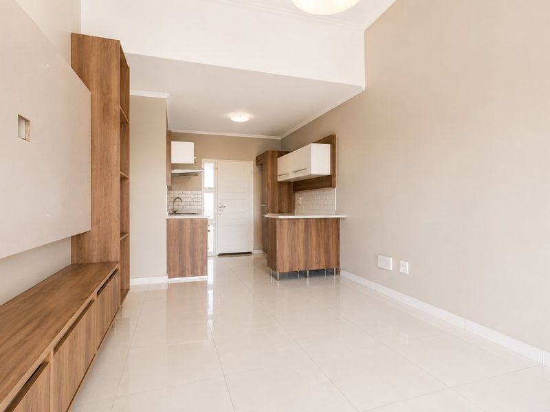 Newly Renovated 2 Bedroom Apartment To Rent in Karita Complex, Radiokop - Photo 4