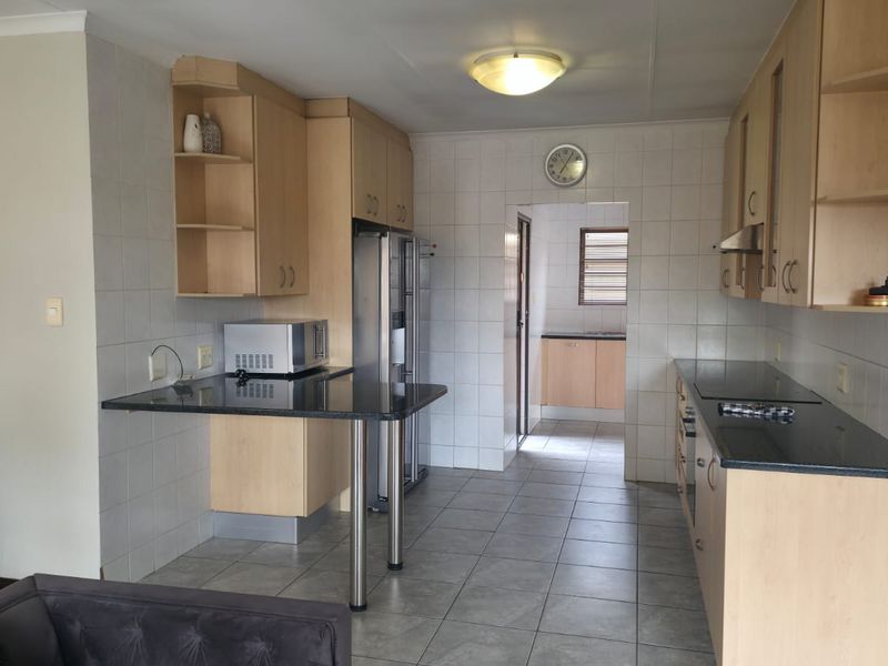 Modern 3-Bedroom Executive Home in Secure Estate - Photo 2