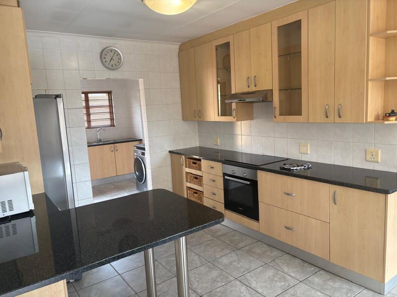 Modern 3-Bedroom Executive Home in Secure Estate - Photo 3