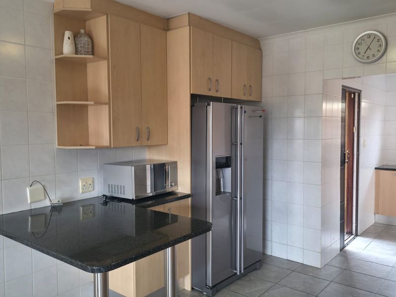 Modern 3-Bedroom Executive Home in Secure Estate - Photo 6