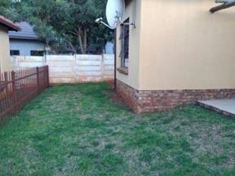 Charming 3 Bed Home in Heatherview Lifestyle - Photo 2