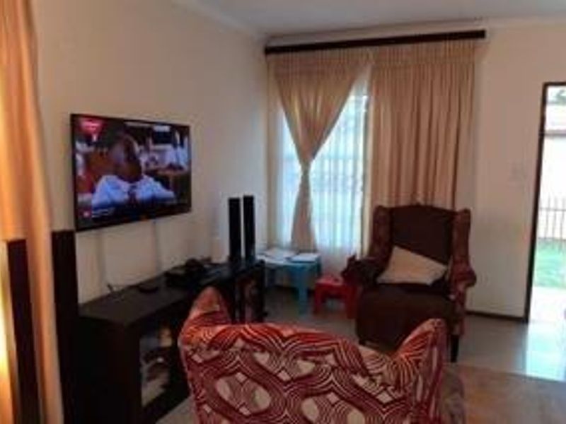 Charming 3 Bed Home in Heatherview Lifestyle - Photo 5