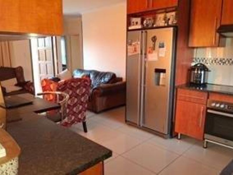 Charming 3 Bed Home in Heatherview Lifestyle - Photo 4