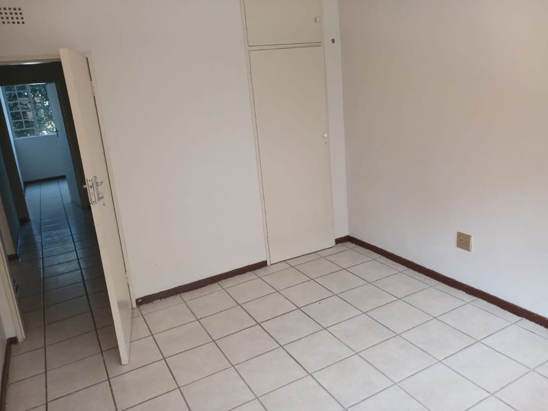 2 Bedroom Apartment for  Sale in Kensington B, Randburg - Photo 7