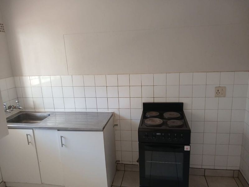 2 Bedroom Apartment for  Sale in Kensington B, Randburg - Photo 3