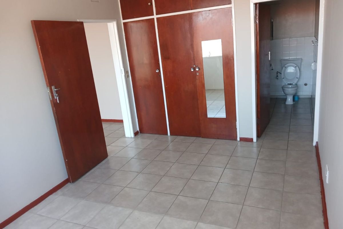 2 Bedroom Apartment for  Sale in Kensington B, Randburg - Photo 5