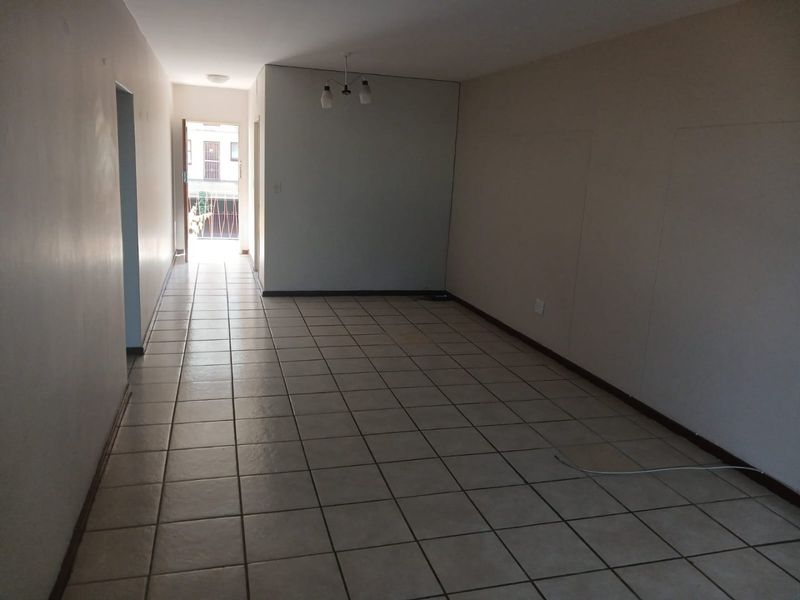 2 Bedroom Apartment for  Sale in Kensington B, Randburg - Photo 9