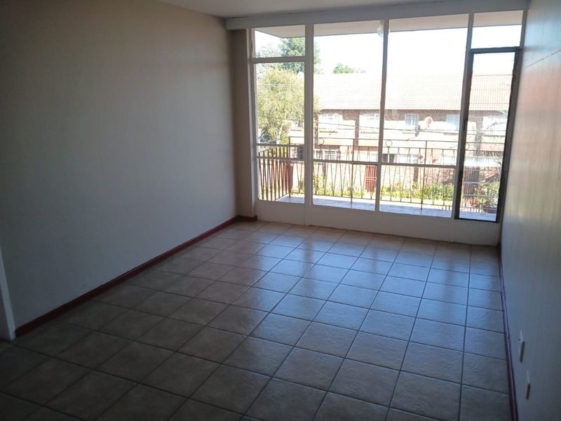 2 Bedroom Apartment for  Sale in Kensington B, Randburg - Photo 7