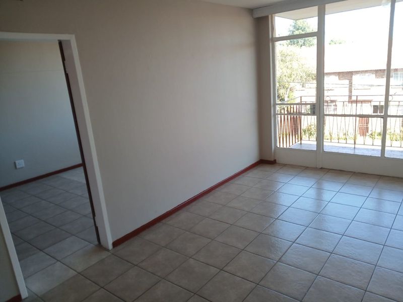 2 Bedroom Apartment for  Sale in Kensington B, Randburg - Photo 6