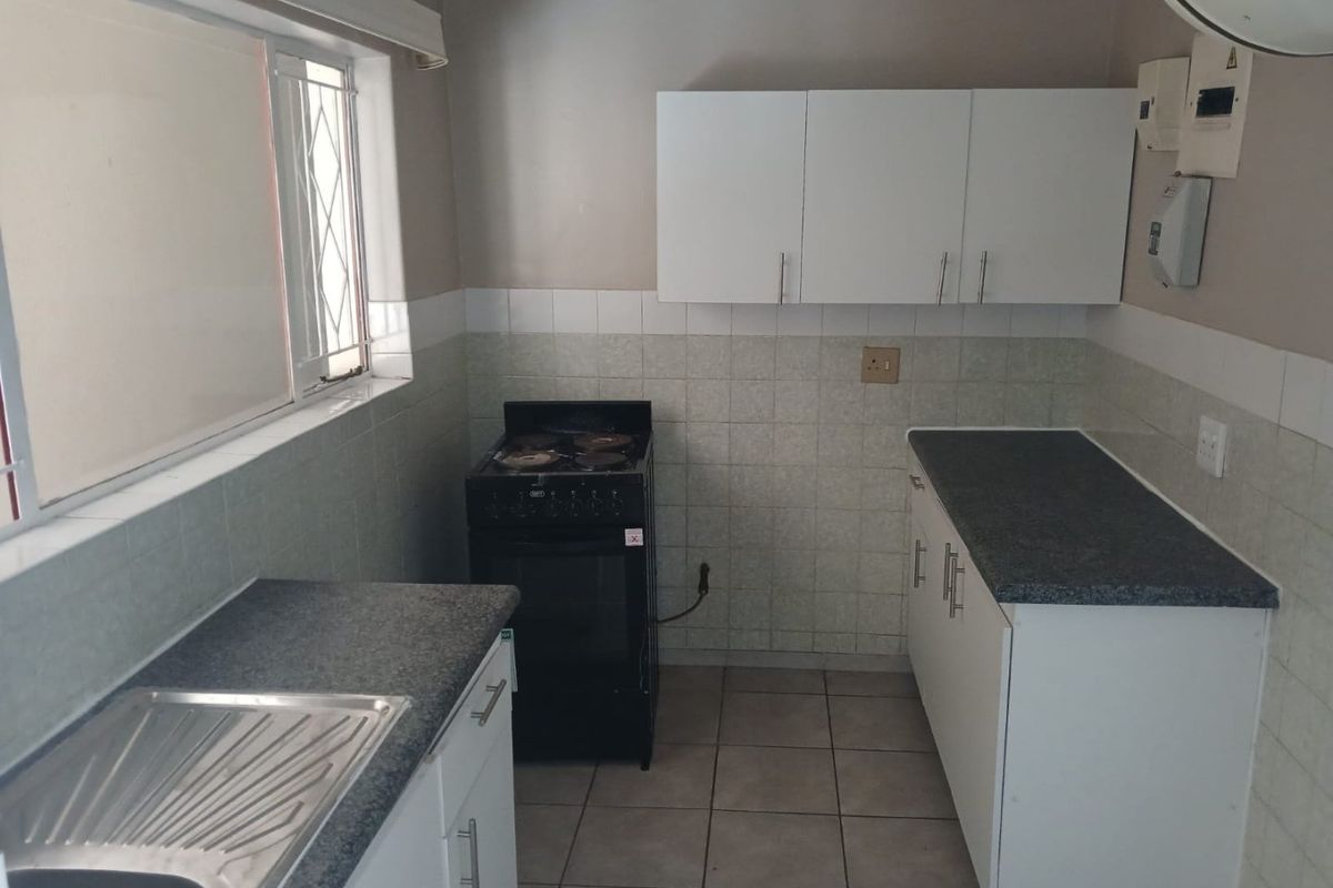 2 Bedroom Apartment for  Sale in Kensington B, Randburg - Photo 3