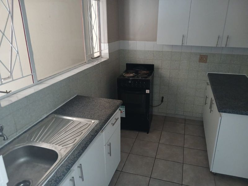 2 Bedroom Apartment for  Sale in Kensington B, Randburg - Photo 4
