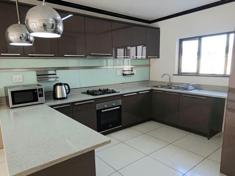 Upmarket Three-Bedroom Apartment in Carlswald - Photo 4
