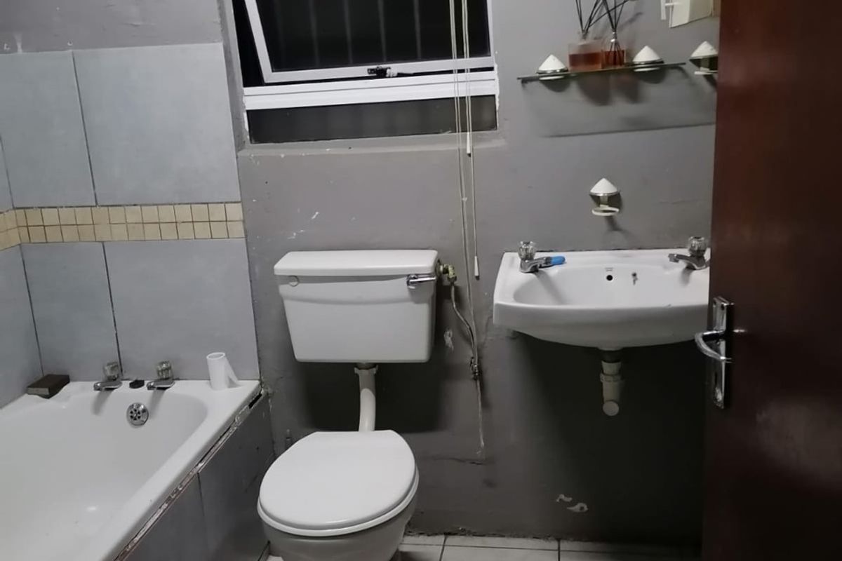 2 Bedroom house for sale in Eastridge - Photo 3