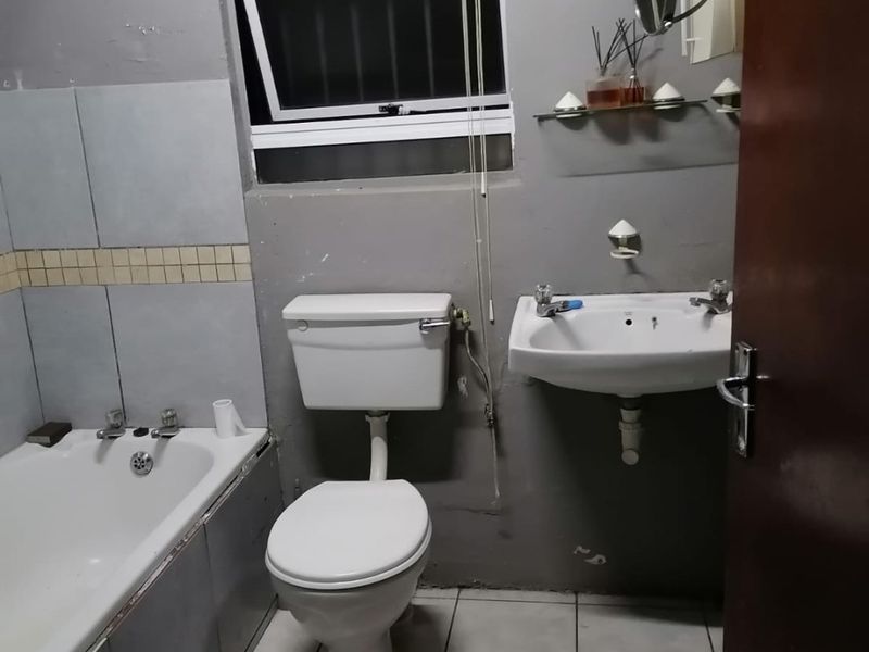 2 Bedroom house for sale in Eastridge - Photo 3
