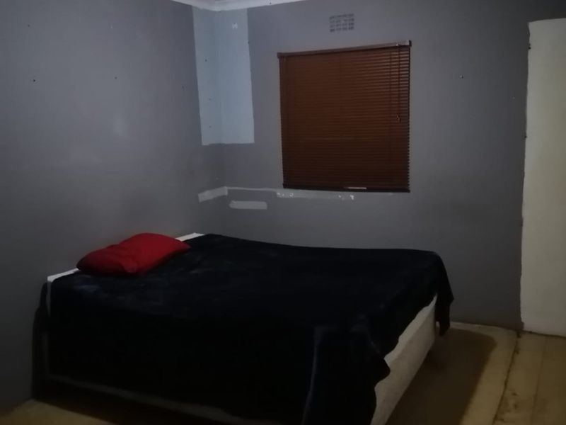 2 Bedroom house for sale in Eastridge - Photo 2