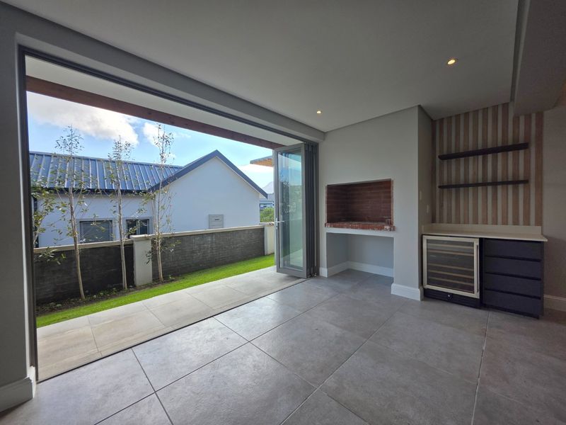 A GOLFER'S DREAM | LUXURY 4 BEDROOM HOME IN KINGSWOOD GOLF ESTATE - Photo 5