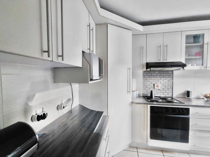 Spacious 3-Bedroom Family Home in a Well-Located Area Close to All Amenities - Photo 3