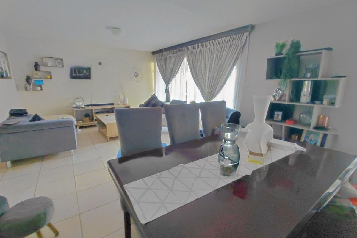 Spacious 3-Bedroom Family Home in a Well-Located Area Close to All Amenities - Photo 4