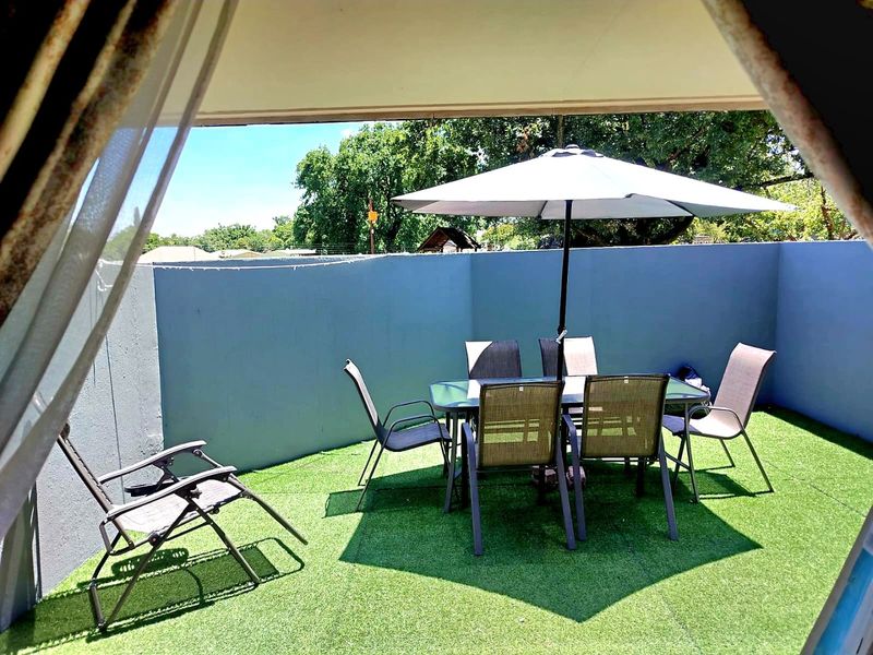 Spacious 3-Bedroom Family Home in a Well-Located Area Close to All Amenities - Photo 1
