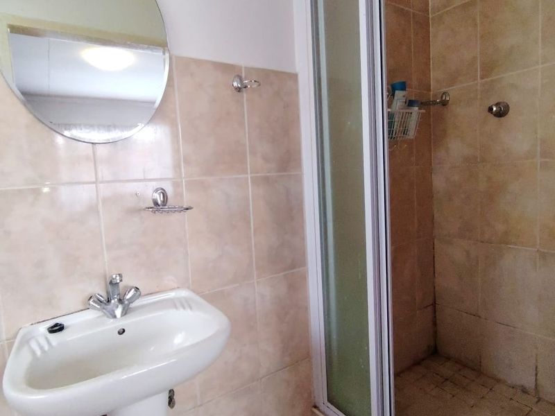 3 Bedroom Townhouse in Goshawk Crescent Parklands Estate - Photo 6