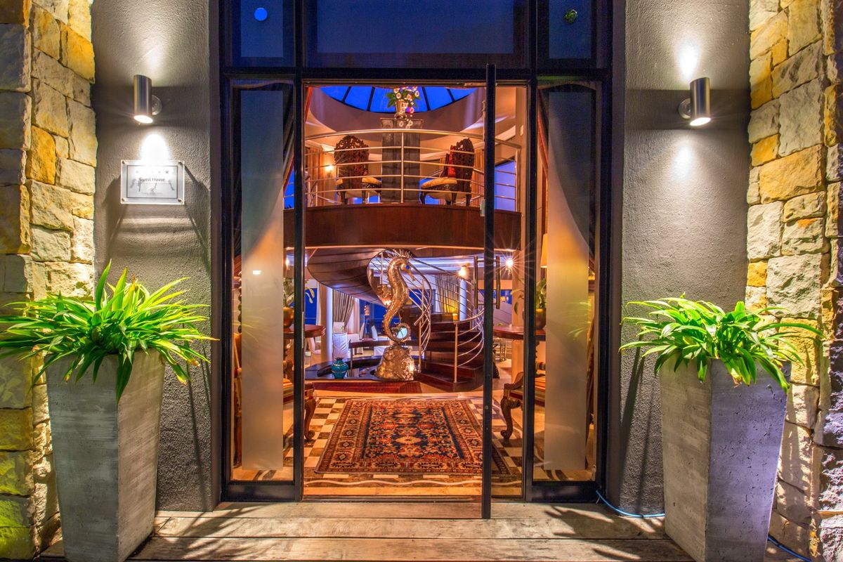 An Exceptional 5-Star Boutique Guest Lodge on the Iconic Knysna Heads - Photo 4