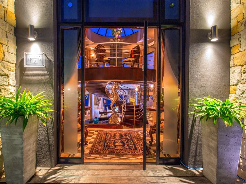 An Exceptional 5-Star Boutique Guest Lodge on the Iconic Knysna Heads - Photo 4