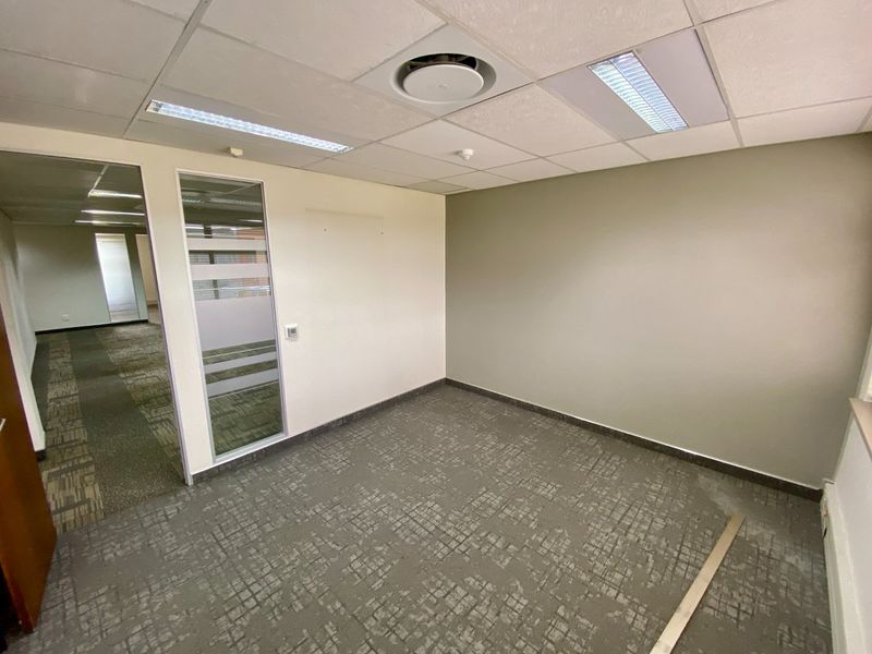 P-Grade Office Available In Lynnwood - Photo 10