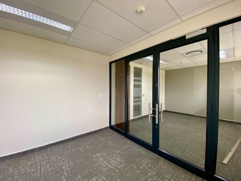 P-Grade Office Available In Lynnwood - Photo 9