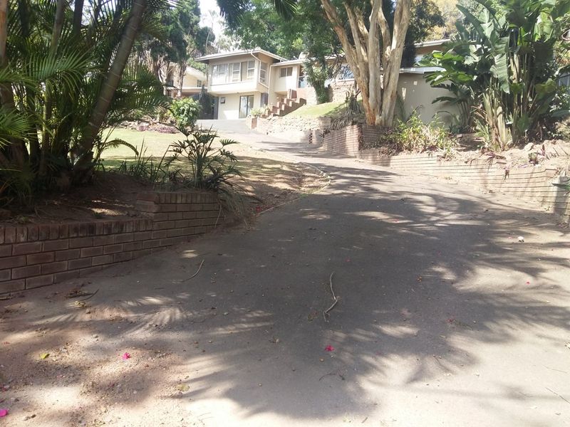 Stunning 3 Bed, 2 Bath Pet Friendly Home in Westville  - Photo 2