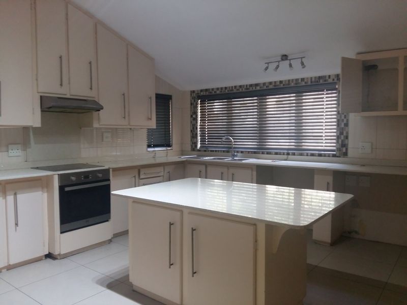 Stunning 3 Bed, 2 Bath Pet Friendly Home in Westville  - Photo 8
