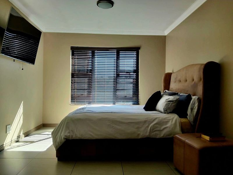 3 bedroom 2 bathroom Home in Amberfield Valley - Photo 8